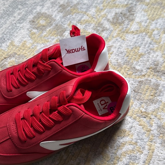 Dolce Vita (DV) red sneakers NWT - Picture 4 of 4